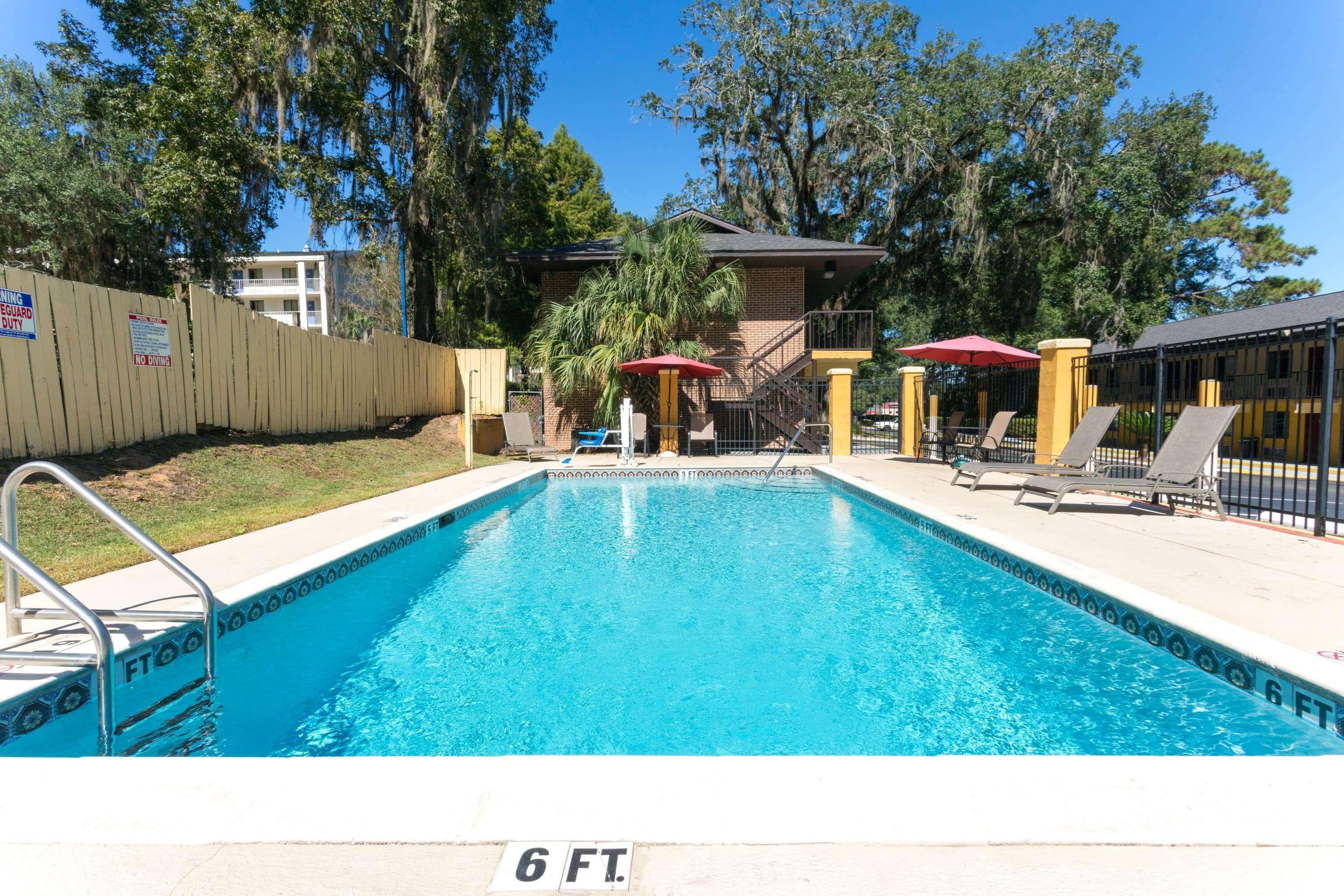 Howard Johnson By Wyndham Tallahassee Exterior foto