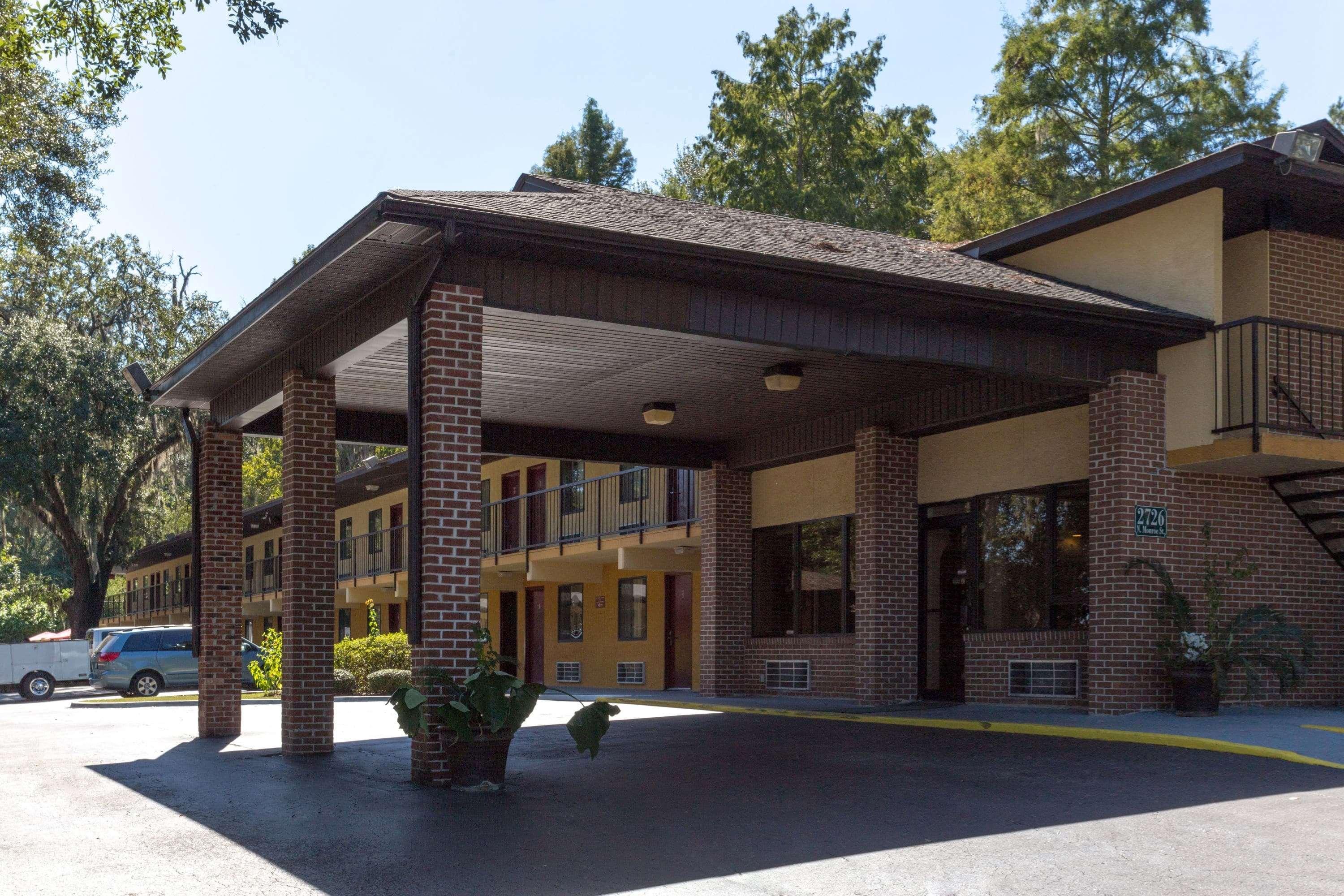 Howard Johnson By Wyndham Tallahassee Exterior foto